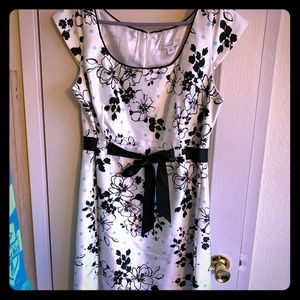 Dress Barn white cap sleeve dress